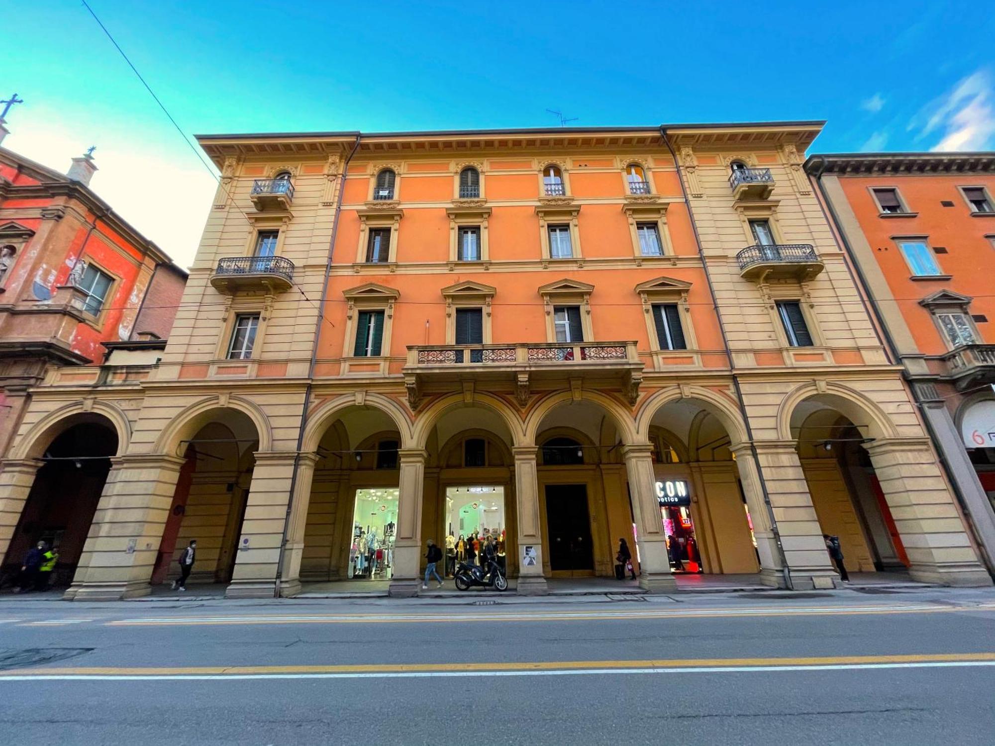 Bologna Suites - Private Bathroom Exterior foto